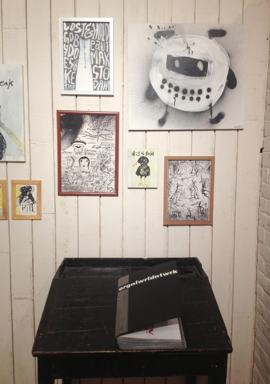 DISKAH-ART-SHOW-MO-ART-DEPO-TOKYO-debolbe-Studio-own-book.jpg