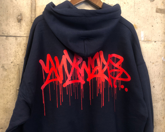 bams-exhibition-anyways-at-rah-yokohama-anyways-hoodie-back-print-red.jpg